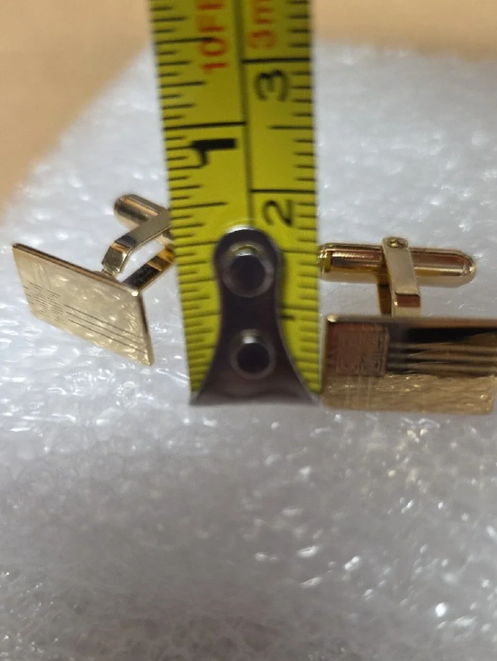 Vintage Givenchy Gold Tone Rectangle 4G Logo CufflinksCategory
